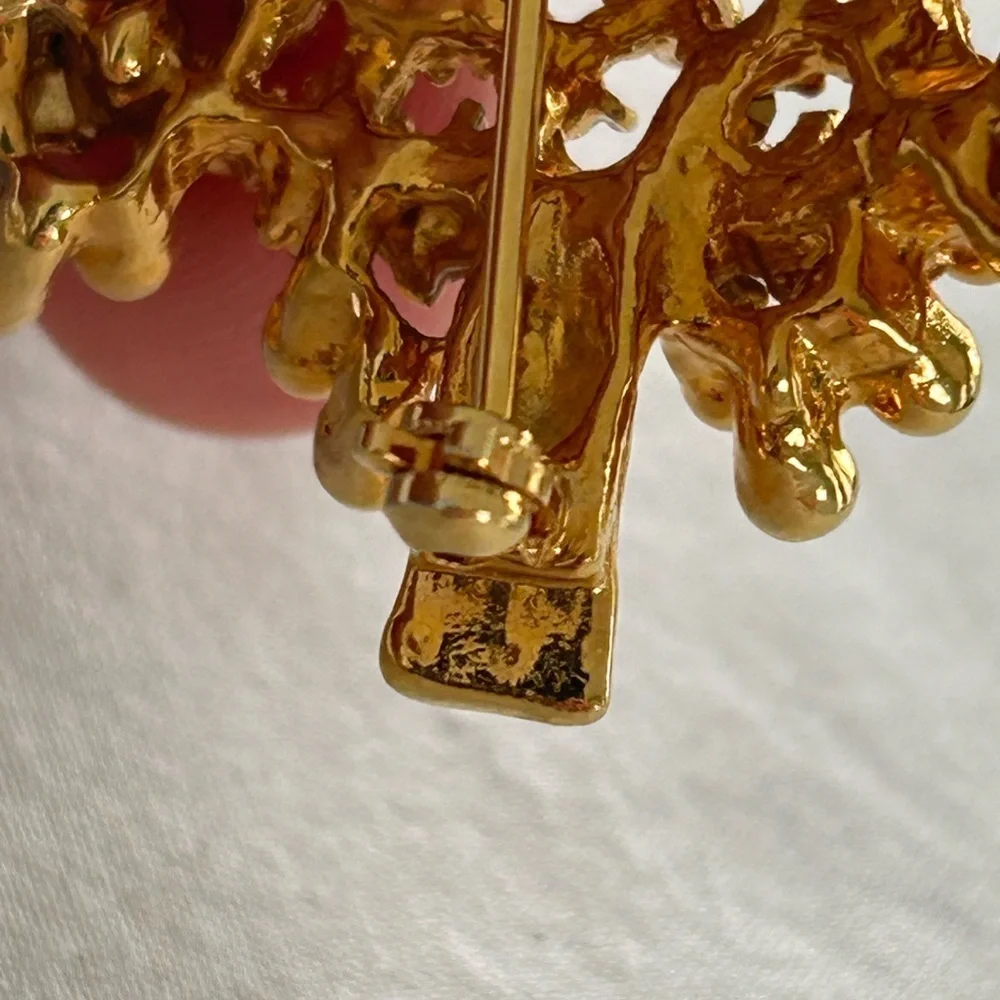 Elegant Gold Christmas Tree Brooch with‎ Multicolor Accents